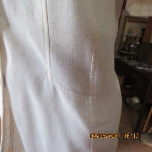 Stunning versatile short sleeve summer jacket/top in mottled beige. Size 40/16 by TOPICS.As new cond