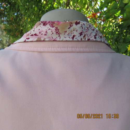 Fabulous carnation pink lined long sleeve tailored jacket by OASIS in size 38/14. As new condition