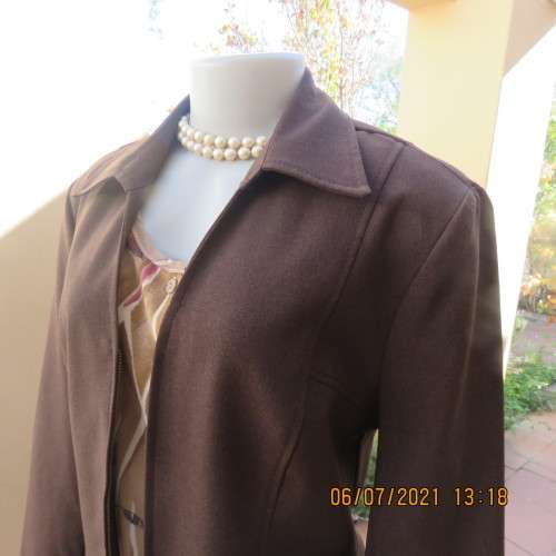 Choc brown zip-up jacket tailored for sophistication. Fully lined.By OASIS size 38/14.New condition.