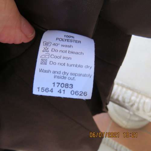 Choc brown zip-up jacket tailored for sophistication. Fully lined.By OASIS size 38/14.New condition.