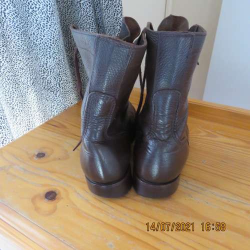 Pair of SADF brown genuine leather boots size 6 by DWS issued 2002. Army size 247. Very good cond.