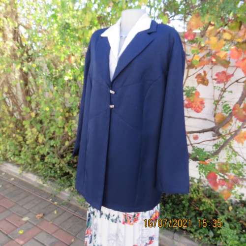 Smart navy DONNA CLAIRE long sleeve jacket size 48/24 in heavy polyester. New condition.