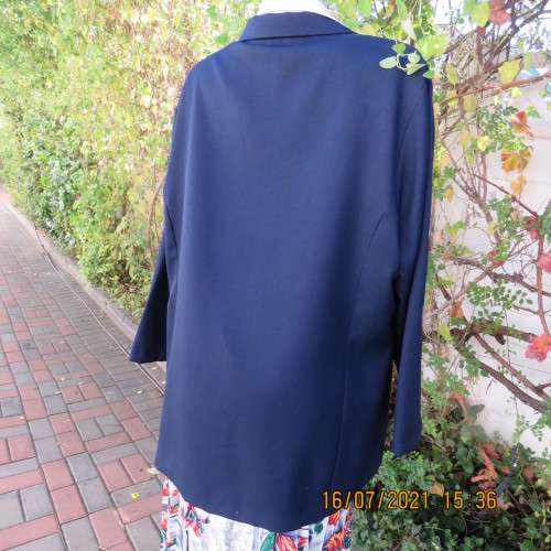 Smart navy DONNA CLAIRE long sleeve jacket size 48/24 in heavy polyester. New condition.