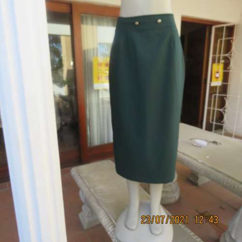 Elegant hunters green ankle length pencil skirt by MERIEN HALL size 40/16.Fully lined.Bandless.