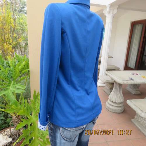 Versatile royal blue long sleeve open hanging jacket with collar by LEGIT size 32/8.Polyester/rayon.