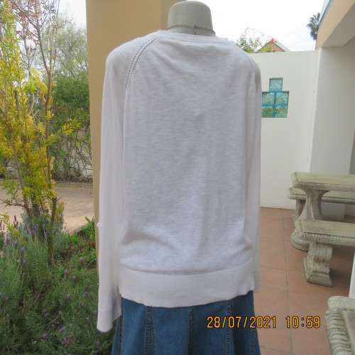 Fab.white long sleeve 100% cotton slub knitted cardigan.Button down.Two pockets.WOOLWORTHS 42/44