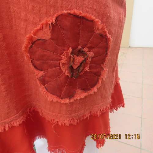 Cool summer strappy top by ANT WEAR size 44/20 in burnt orange 100% cotton. Ruffled edging.