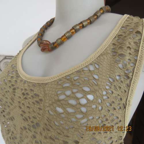 BILLABONG tank style top with mesh look in polyester stretch.Size 38/14. Pale army green.