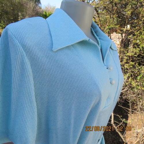 Seafoam green 80`s vintage shift dress with broken white textured lines size 42/18 by PRINCESS.