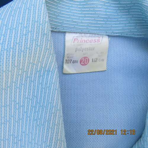 Seafoam green 80`s vintage shift dress with broken white textured lines size 42/18 by PRINCESS.