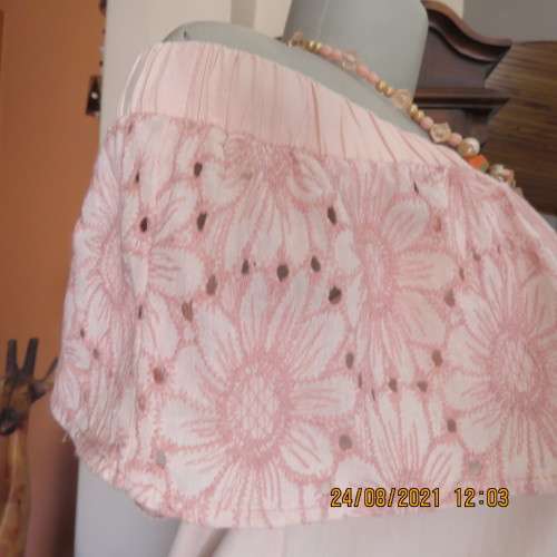 Amazing off shoulder pale peach top with wide embroidered frill.Size 32/8 by OR. As new,