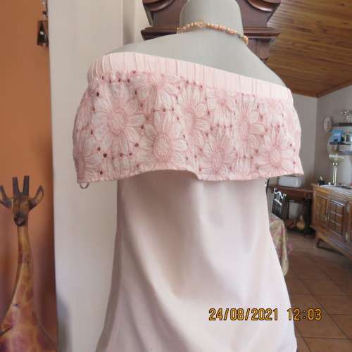 Amazing off shoulder pale peach top with wide embroidered frill.Size 32/8 by OR. As new,