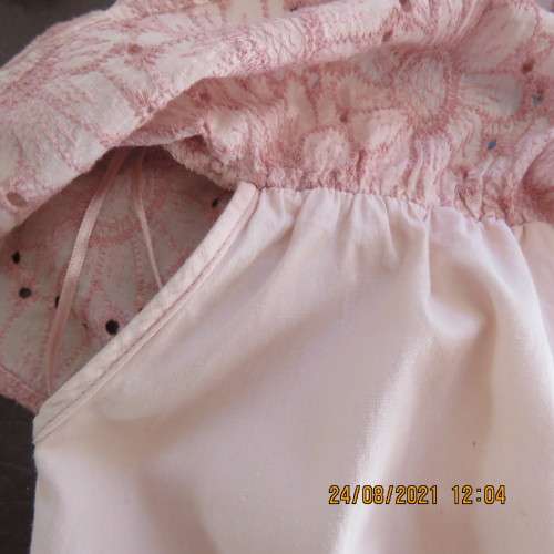 Amazing off shoulder pale peach top with wide embroidered frill.Size 32/8 by OR. As new,