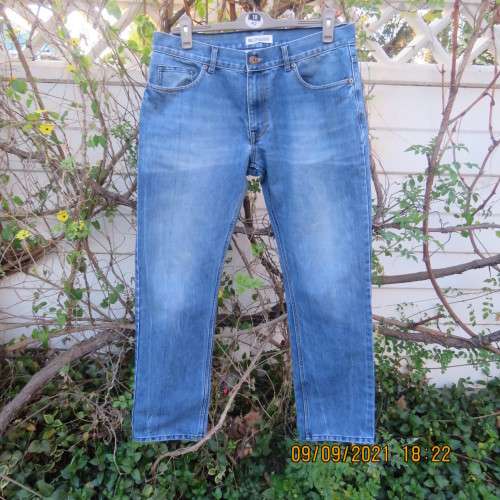 Men`s RE straight legged jeans size 38. Inside leg 84 cm. Durable polycotton denim fabric. Good cond