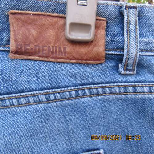Men`s RE straight legged jeans size 38. Inside leg 84 cm. Durable polycotton denim fabric. Good cond