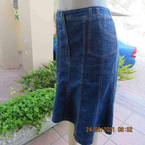 Knee length denim skirt size 14 best sale