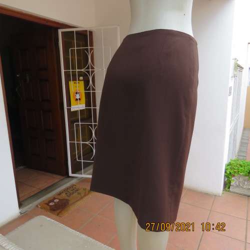 Ageless ,easy to wear choc.brown fold over fully lined skirt size 34/10. In polyester crepe.As new.