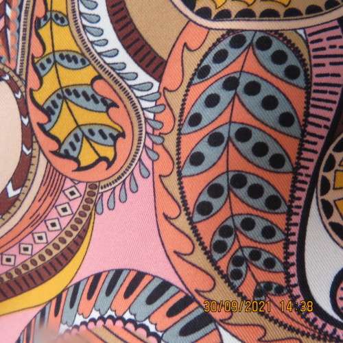 Get noticed in this cool knee length tunic style slip over dress size 44/20 by OAKRIDGE. As new.