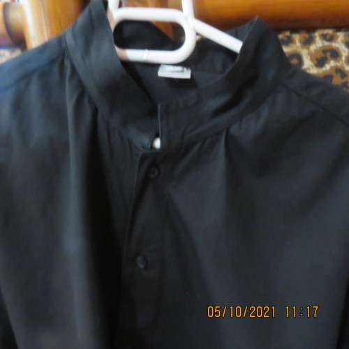 Black heavy cotton men`s long sleeve modern shirt with banded chinese collar.Size L by WORLDS AWAY