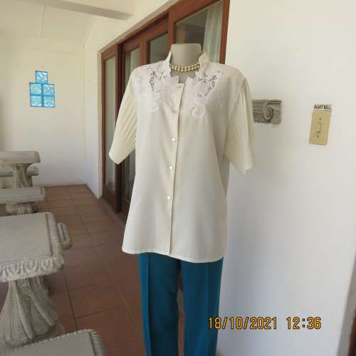 Stunning light cream luxury embroidered vintage size 42/18 blouse by WAH FAT..Perm.pleated sleeves.