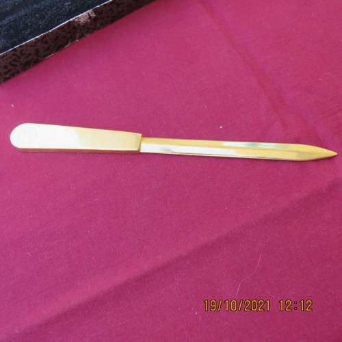 NEDBANK gift set containing a letter opener and pen in gold tone. As new.