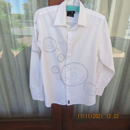 Modern Men`s long sleeve 100% cotton shirt with graphic embroidery.Size M slim fit..chest 109cm.