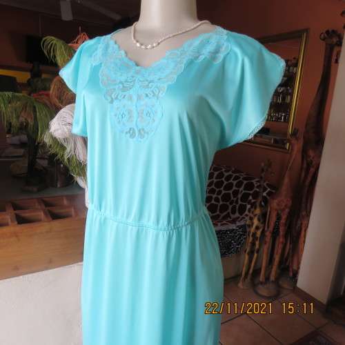 Feminine long aquamarine sexy 100% nylon nighty by SHELLEY size 36/12.Lace decoration.As new