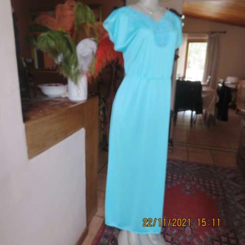 Feminine long aquamarine sexy 100% nylon nighty by SHELLEY size 36/12.Lace decoration.As new