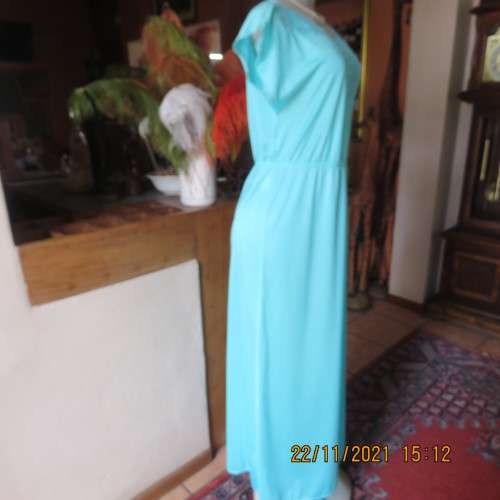 Feminine long aquamarine sexy 100% nylon nighty by SHELLEY size 36/12.Lace decoration.As new