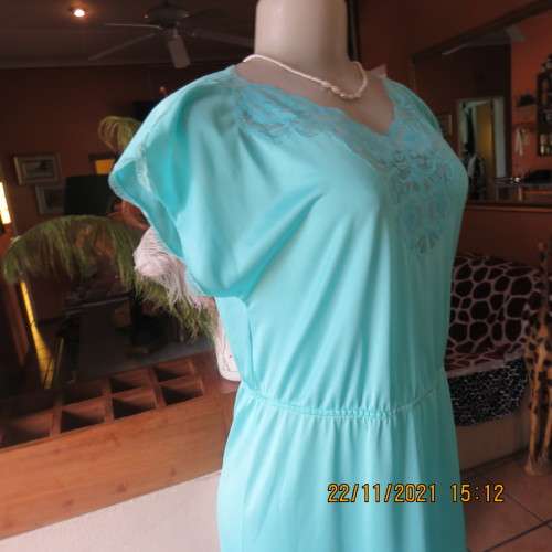 Feminine long aquamarine sexy 100% nylon nighty by SHELLEY size 36/12.Lace decoration.As new
