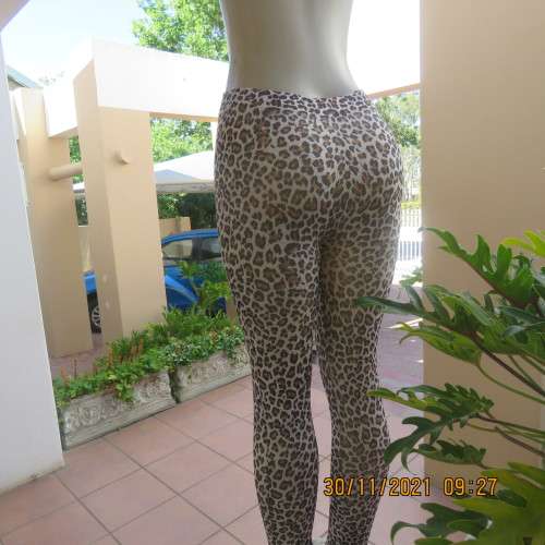 High quality stretch polycotton animal print leggings size 34/10 with wide elastic waist/legs.New