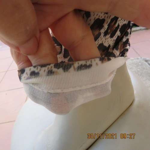 High quality stretch polycotton animal print leggings size 34/10 with wide elastic waist/legs.New