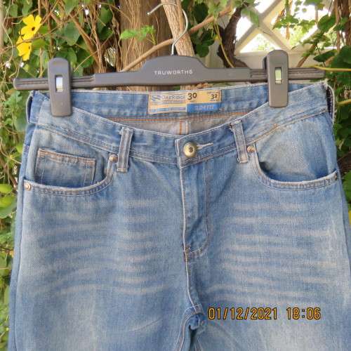 Men`s size 30 blue denim jeans by OAKRIDGE.Pockets back/front.Good cond