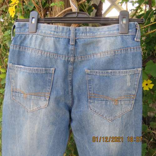 Men`s size 30 blue denim jeans by OAKRIDGE.Pockets back/front.Good cond
