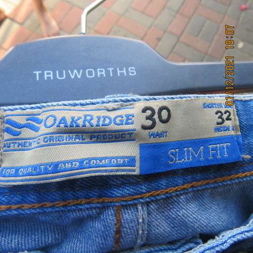 Men`s size 30 blue denim jeans by OAKRIDGE.Pockets back/front.Good cond