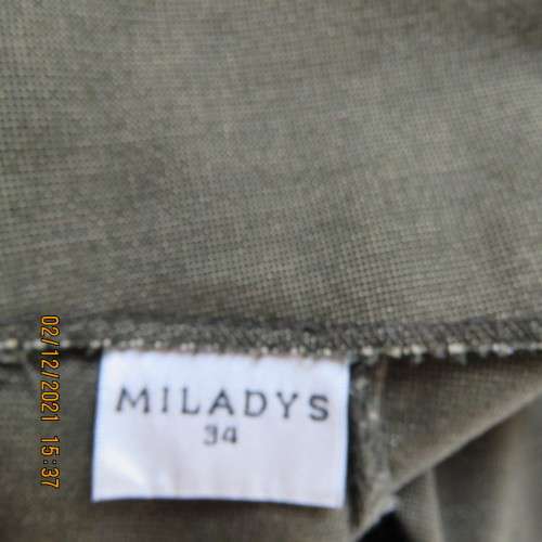 Stunning dark olive A Line skirt with 14 panels by MILADY`S size 34 to 36. Polyester/rayon fabric.
