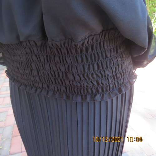 Amazing black DONNA CLAIRE one shoulder top with bold pink floral pattern.Size50/52.As new.