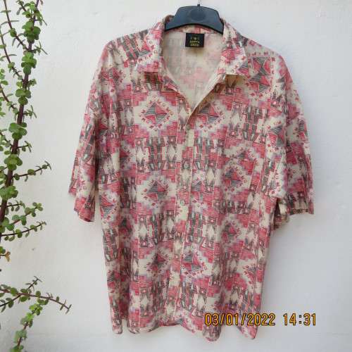 High quality WRANGLER  Santa Cruz short sleeve casual men`s shirt size XXL in cream/red/grey print.