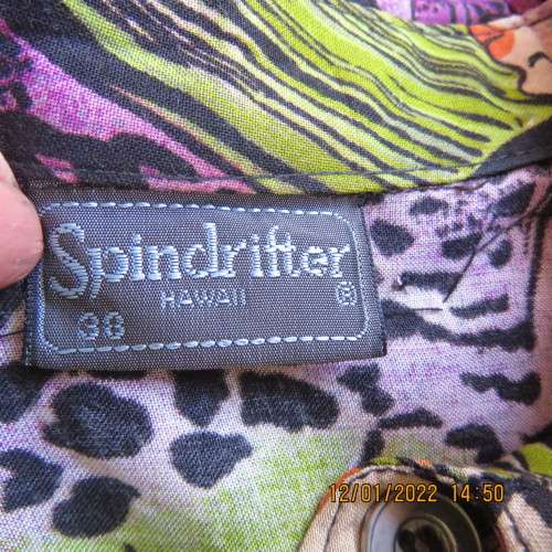 Striking picture print top in purple/orange/green and black by SPINDRIFTER Hawaii.Size 38/14 As new.