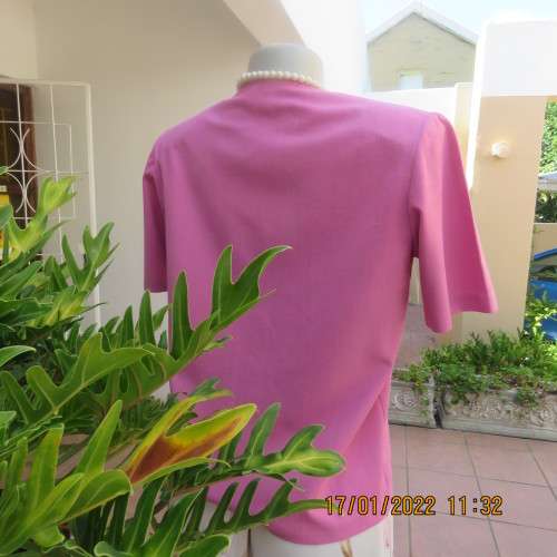 Box style fuscia pink short sleeve top/jacket by MARLICO size 36/12.Close with large covered buttons