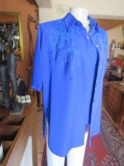 Fabulous persian blue 2 pc blouse set with luxury embroidery.Cami and button down blouse.Size 40