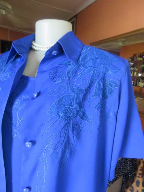 Fabulous persian blue 2 pc blouse set with luxury embroidery.Cami and button down blouse.Size 40