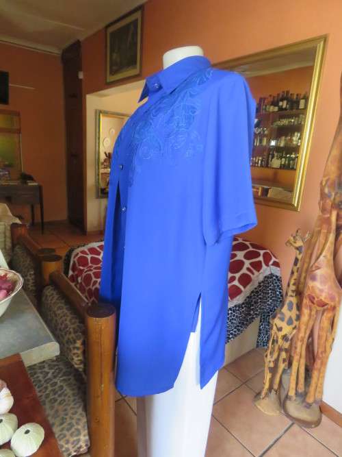 Fabulous persian blue 2 pc blouse set with luxury embroidery.Cami and button down blouse.Size 40
