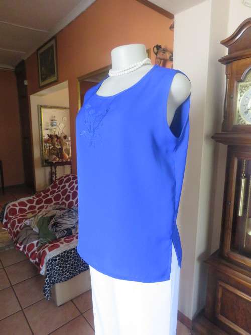 Fabulous persian blue 2 pc blouse set with luxury embroidery.Cami and button down blouse.Size 40