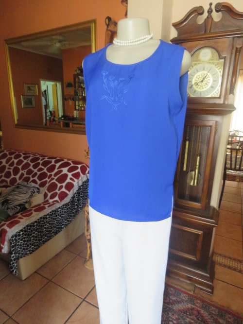 Fabulous persian blue 2 pc blouse set with luxury embroidery.Cami and button down blouse.Size 40