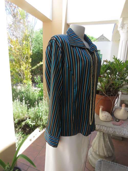 Fabulous long sleeve striped top in brown,cream and tuequoise.Size 48/24 by JUDY`S PRIDE.Button down