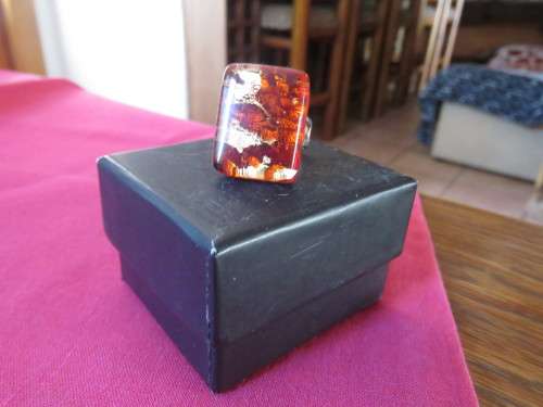 Amazing MURANO glass ring in rust and gold. Ring self Rhodium plated and size adjustable.Never used.