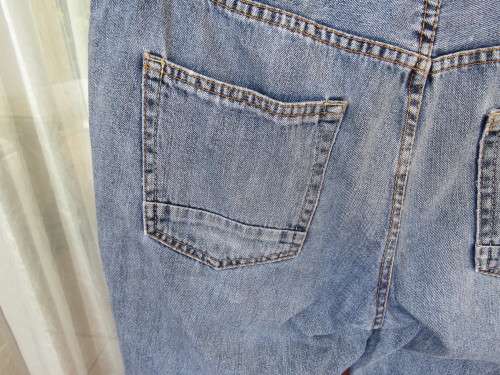 Men`s blue demin DAVID JONES jeans 36W and 79cm inside leg. Back/front pockets.Good cond.