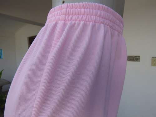 Comfy light rose pink corded polyester stretch cropped pants in size 42/18 by ENRICH from Thailand.