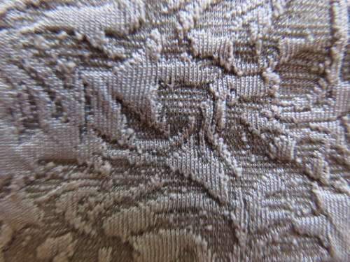 Go for effortless style in this embossed peanut colour stretch long sleeve top size 44/20. New cond.